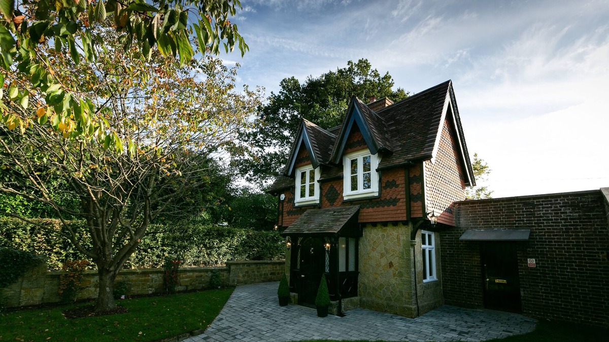 Royal Tunbridge Wells House | Picturesque Country Cottage