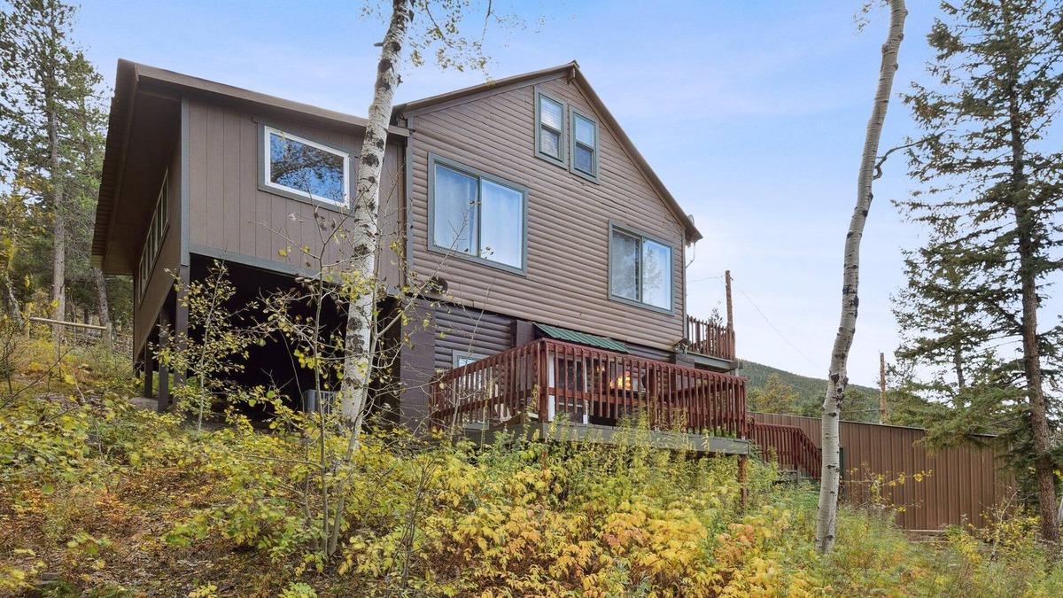 Golden Gate Canyon Cabin | Picturesque 4BR/3BA Sanctuary w/Hot tub+Fire pits @8600ft - GGC State Park!