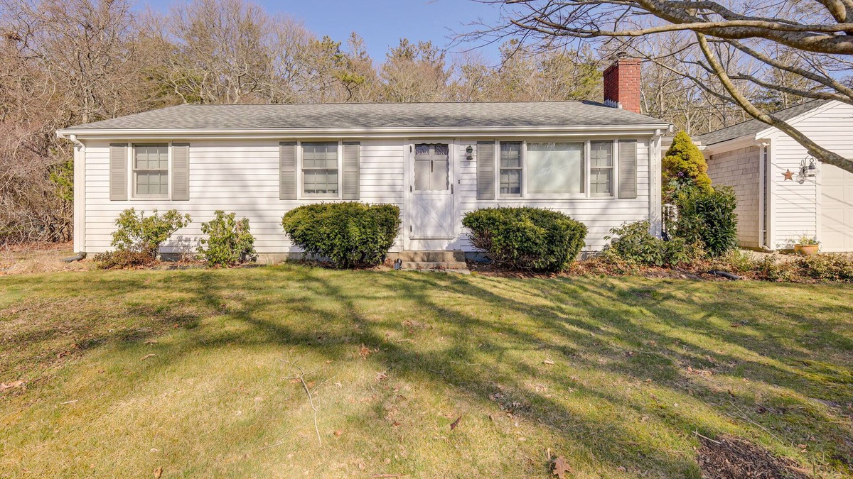Marstons Mills House | Picturesque Barnstable Rental w/ Deck & Backyard!