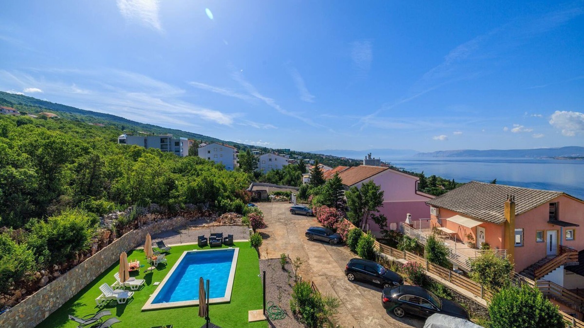 Dramalj Apartment | Picturesque flat just 350 metres from the beach with panoramic sea views, pool, outdoor shower