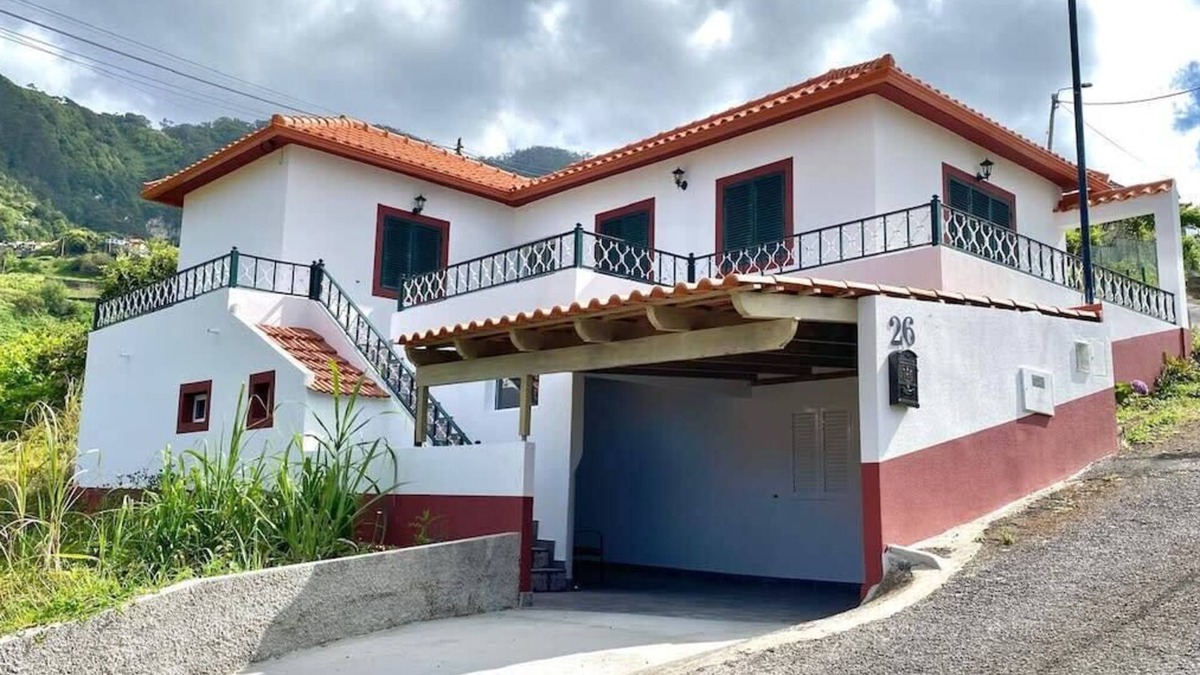 Porto da Cruz Villa | Picturesque Stay