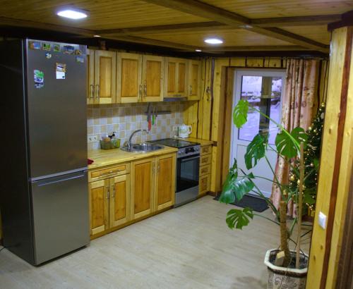Yasinya House | Pid Goroyu