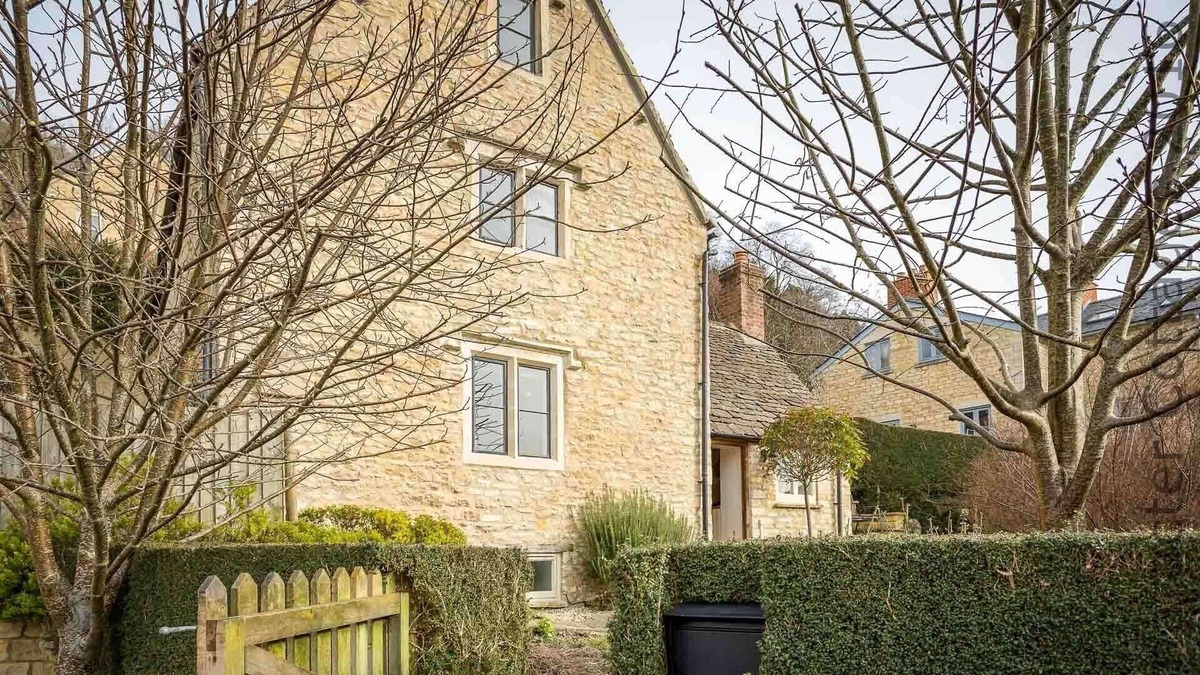 Nailsworth Cottage | PIE COTTAGE, family friendly, character holiday cottage in Nailsworth