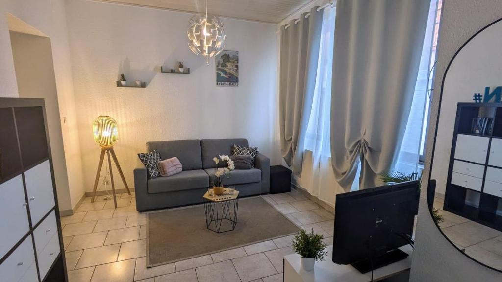 Neuvecelle Apartment | Pieds dans l'eau - Lac Léman - 2 min Evian - Spacieux