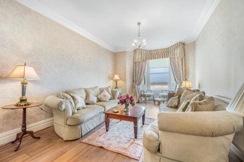 Blackpool Town Center House | Pier View House
