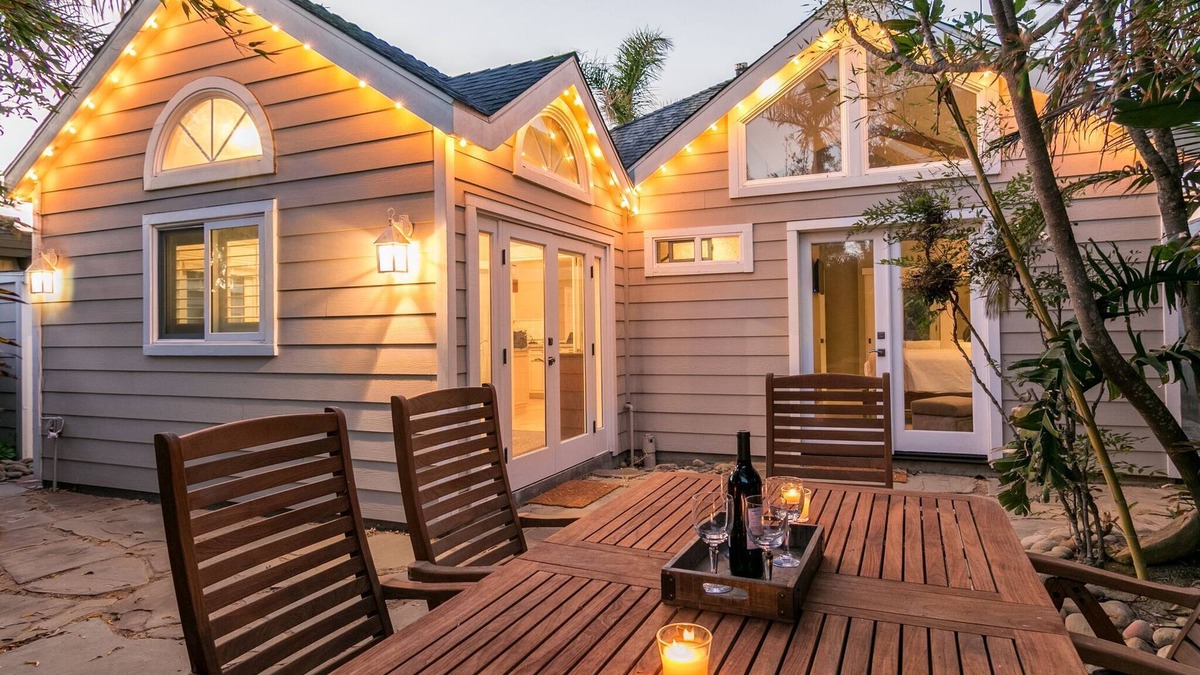 Pierpont Bay House | Pierpont Beach Ventura GEM Sleeps 6 Family Friendly-2 Min Walk to the Beach!