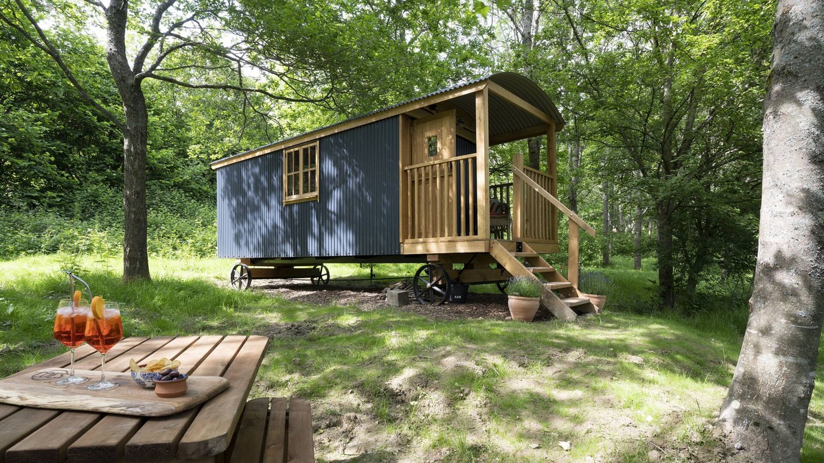 Crowborough Cabin | Pigeon Hole at Coes Vineyard