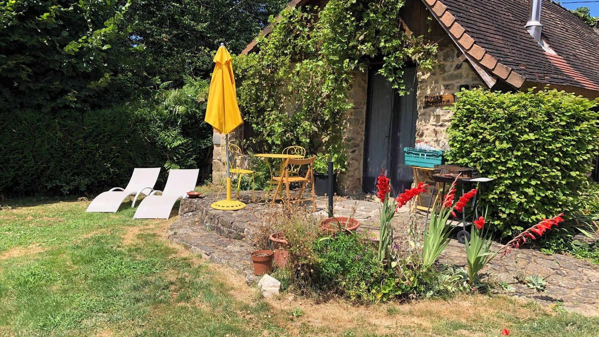 Ladignac le Long Cottage | piglets porcherie rustic gite