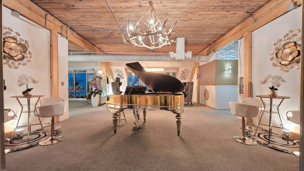 Belltown Apartment | Pike Market Millionaire’s Escape – 2BR Sky Summit