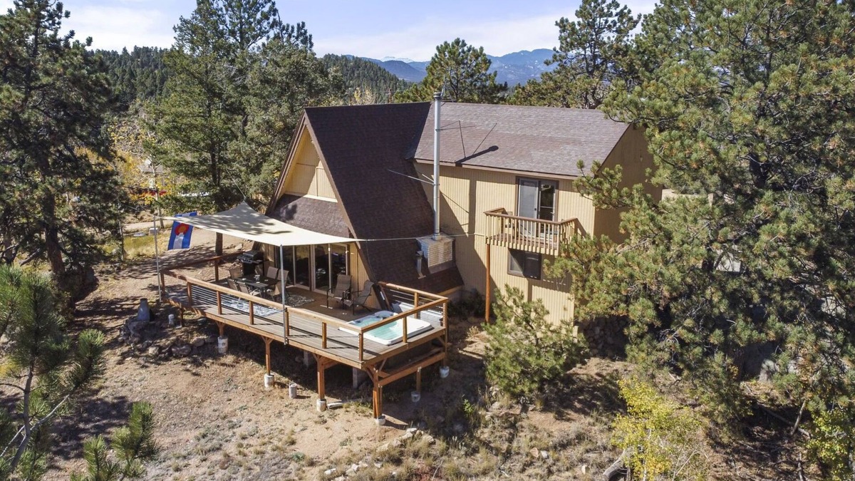 Florissant House | Pikes Peak A-Frame Retreat w/Hot Tub & stunning mountain views. Pets welcome!