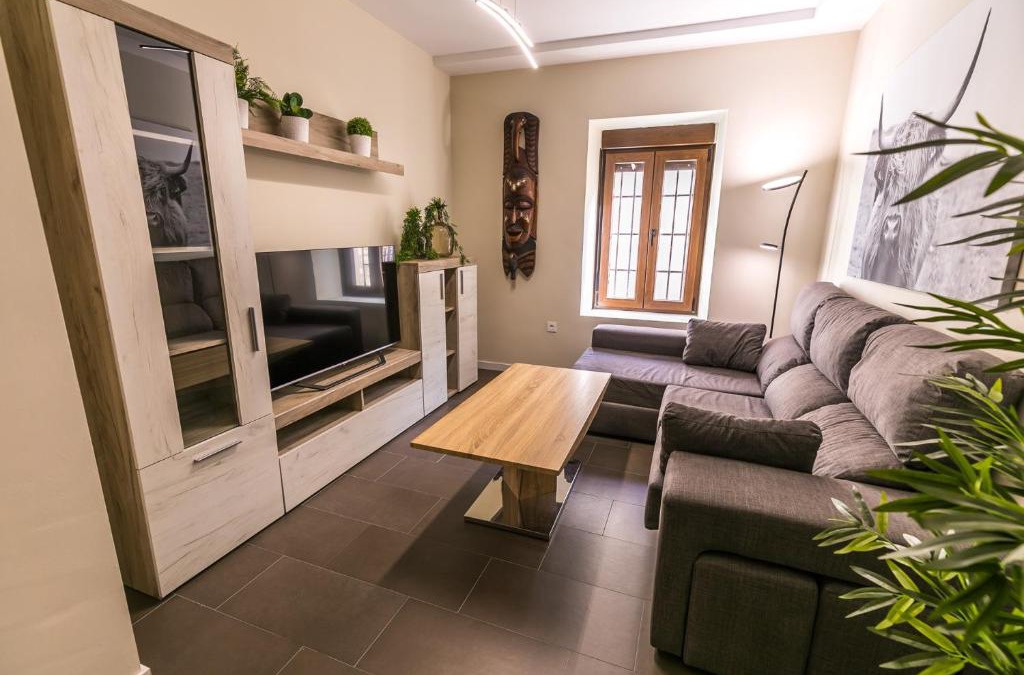 Jaen Apartment | Pilar8 - Apartamento céntrico y moderno con piscina y parking