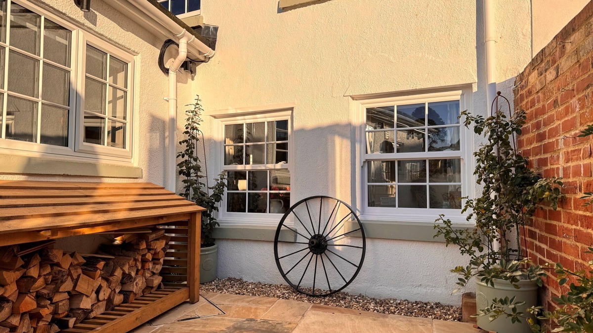Dawlish Cottage | PILCHARD COTTAGE, pet friendly, character holiday cottage in Dawlish