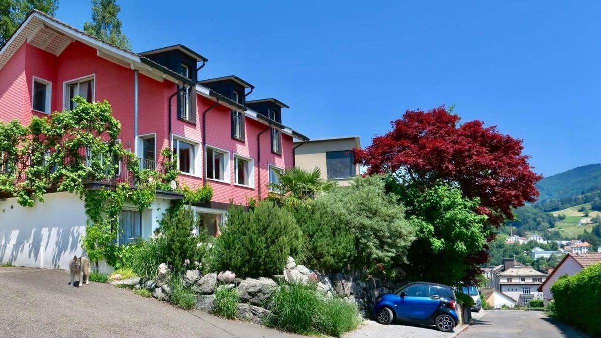 Wald Apartment | Pilgrim flat with a view