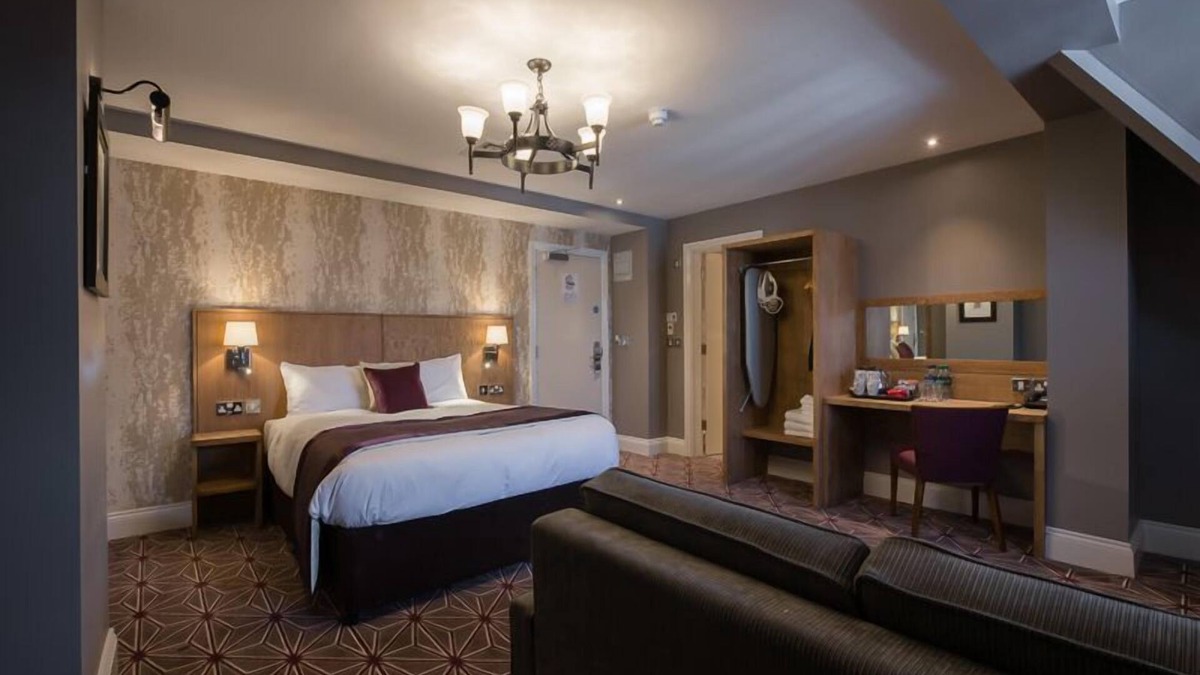 Bedford Hotel | Pilgrims Progress by Wetherspoon