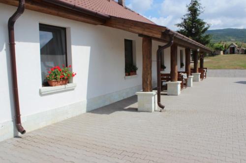 Tallya House | Pillangó Vendégház