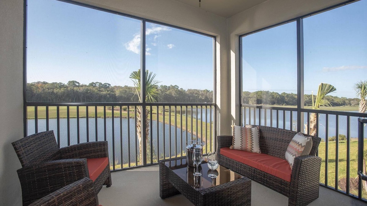 Lakewood Ranch Condo | Pin-High - Dazzling 3/bed, 2/bath with Lake and Green View