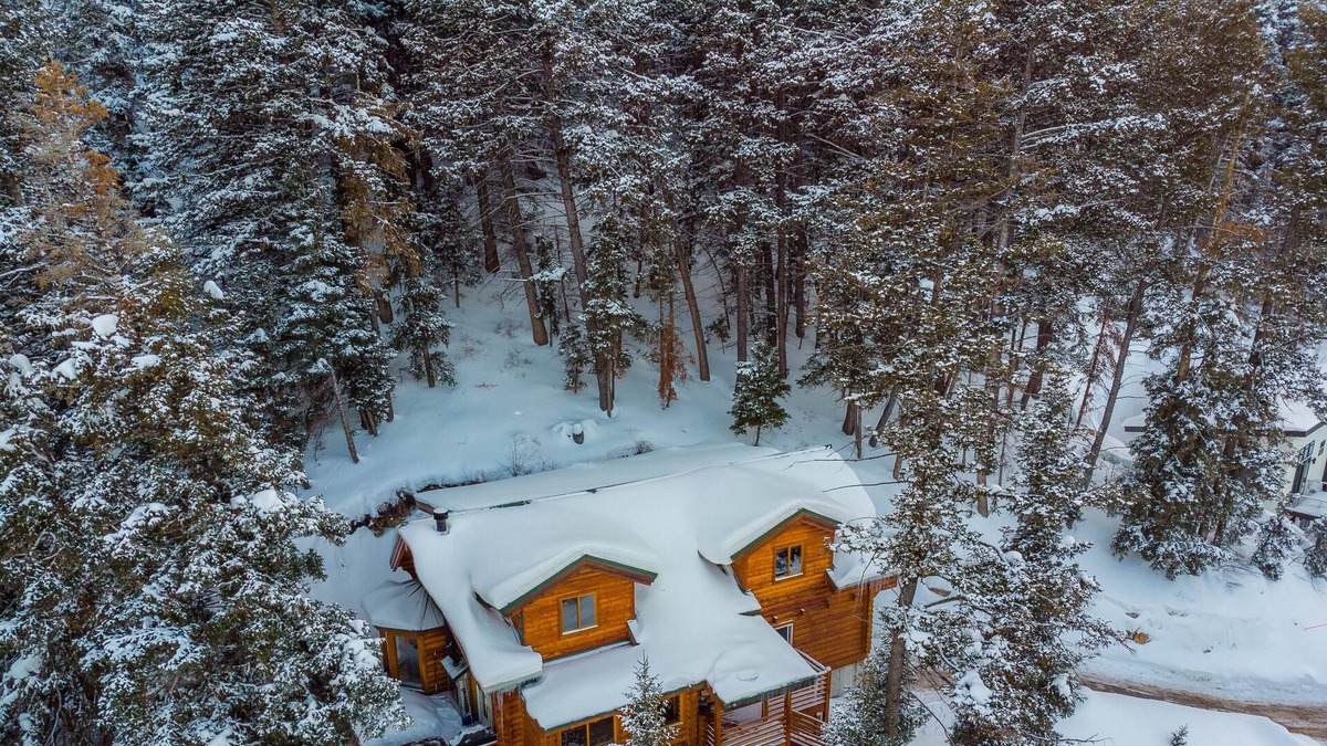 Summit Park Cottage | Pine by Avantstay Magnificent Private Log Cabin w/ Veranda Mtn Views & Hot Tub