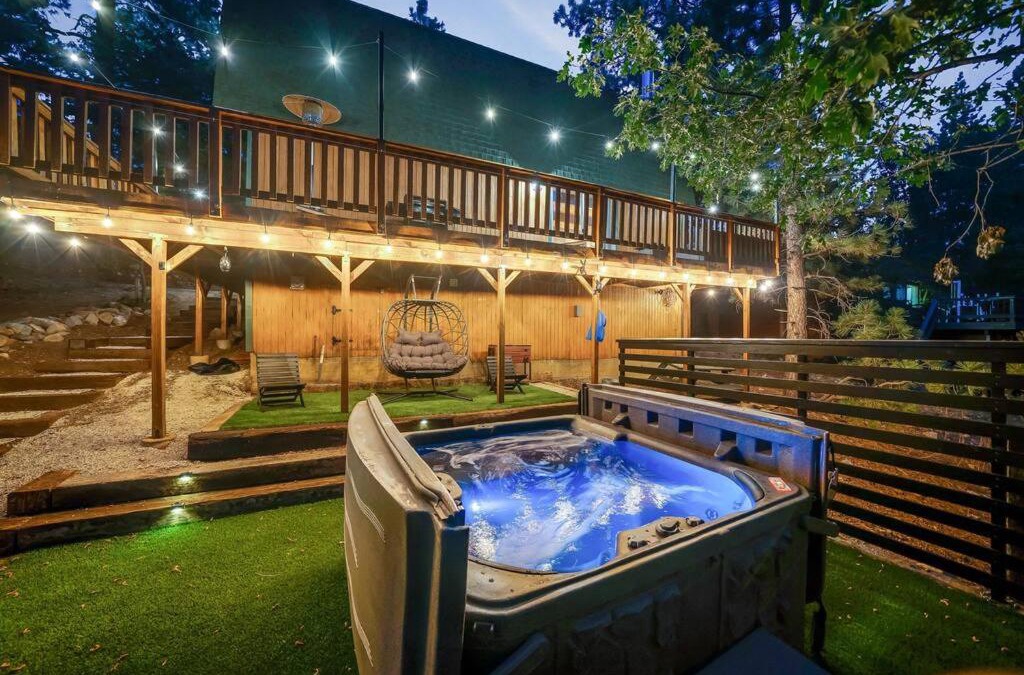 Sugarloaf House | Pine Den Cabin: Arcade+Fire Pit+BBQ