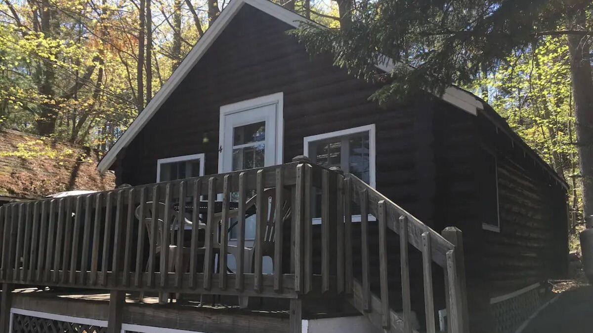 Lincolnville Cottage | Pine Grove Cottages: Cottage 4: Studio Cottage - Pet Friendly