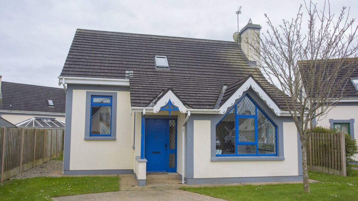 Rosslare House | Pine Grove Holiday Cottage No.5