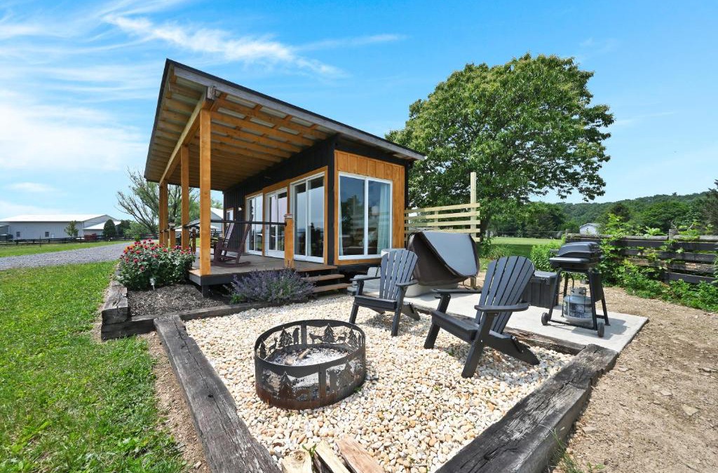 Pine Grove Apartment | Pine Grove Scenic View Unforgettable Love Getaway