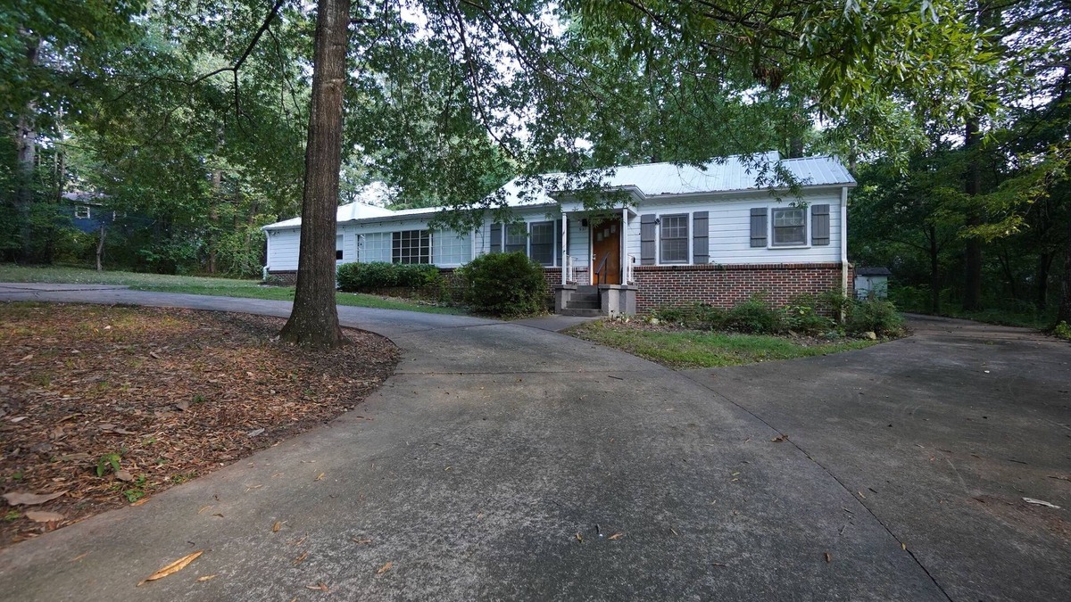 New Castle House | Pine Haven - Large Group - Baby & Pet friendly