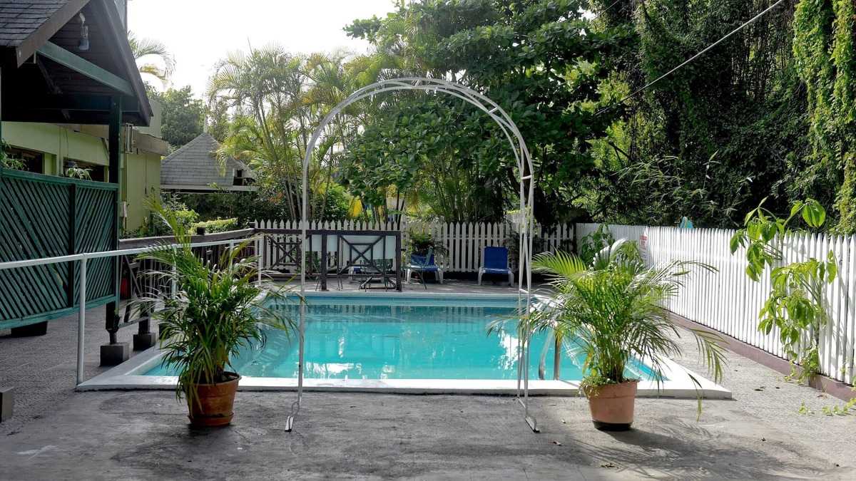 Ocho Rios Hotel | Pineapple Suites