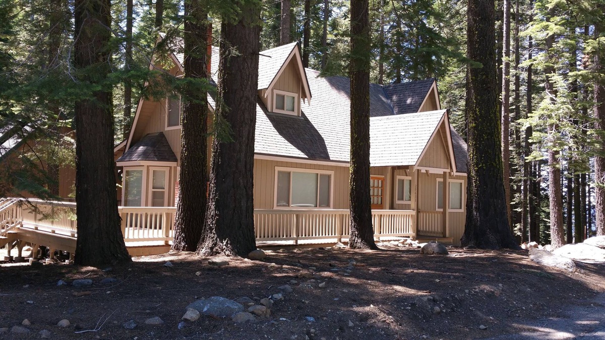 Pinecrest Cabin | PinecrestAreaRentals #10 9/5-12/10 no holidays book 2 nights get 3rd night free.