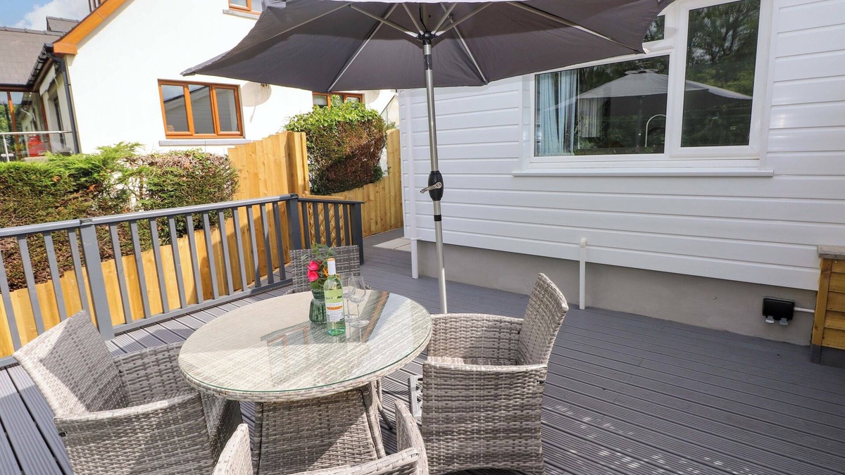Wiseman's Bridge Cottage | PINECROFT ANNEX, pet friendly, with a garden in Saundersfoot