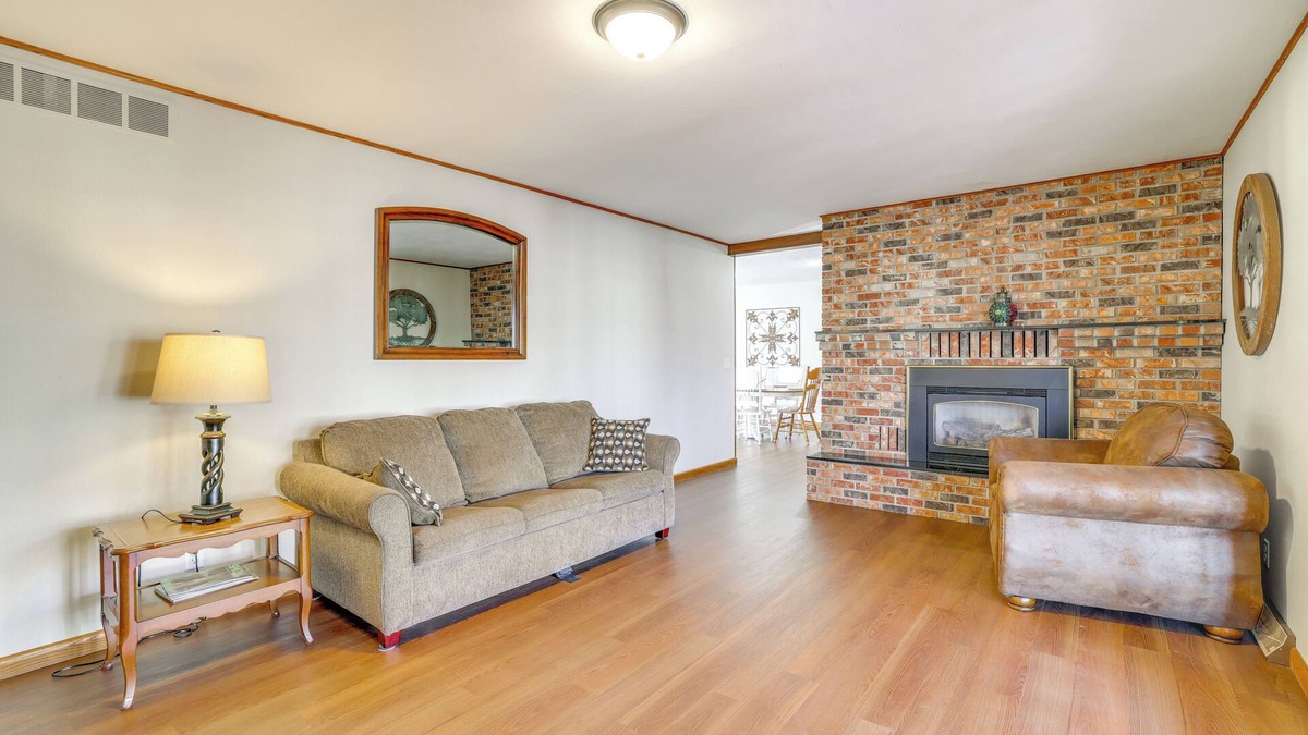 Pineville House | Pineville Home w/Fire Pit < Half-Mi to Elk River!