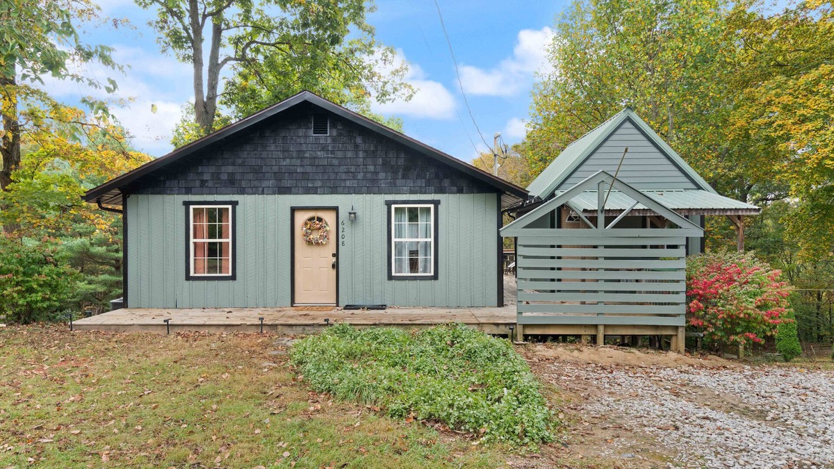 Taswell Cabin | Piney Owl nestled @ Patoka Lake