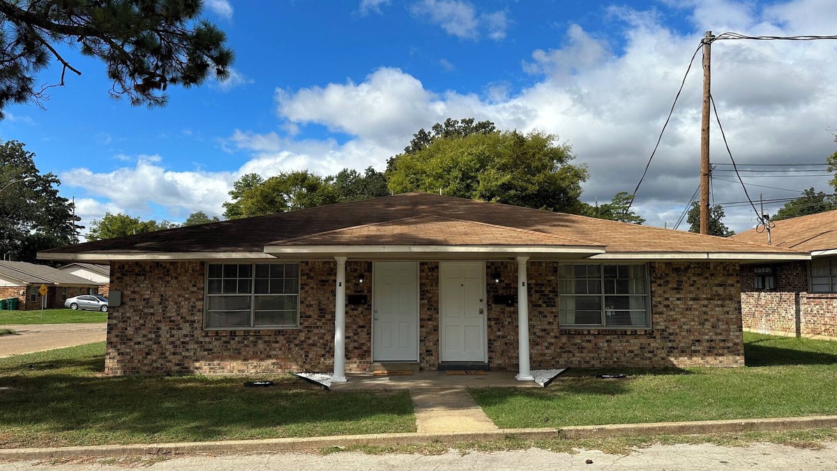 Texarkana Apartment | Piney Woods 5 - King Bed