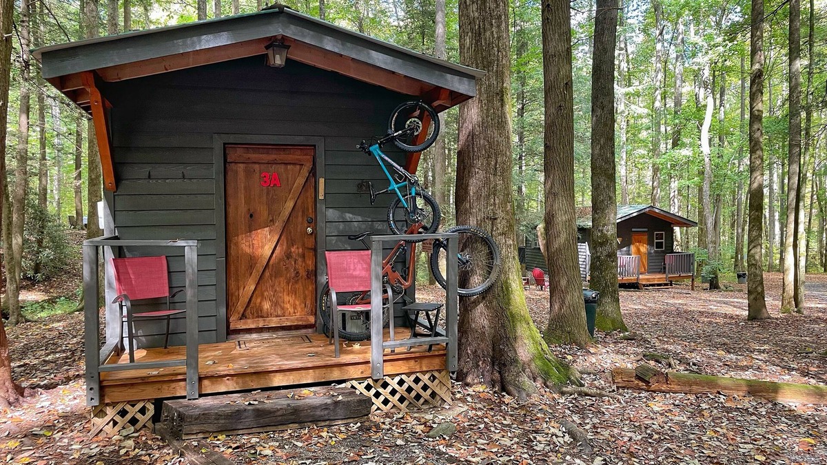 Ellijay Cabin | PINHOTI WAY Private Solo Cabin at Mulberry Gap - Right on the Pinhoti Trail!