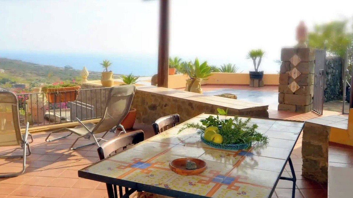 Pantelleria Apartment | Pink Dammuso