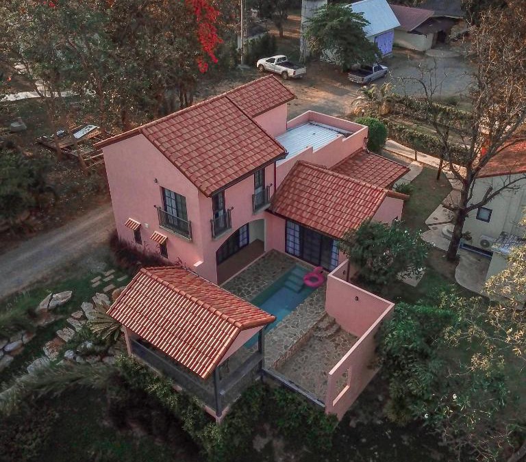 Pong Ta Long Villa | Pink Villa by Tubtao Sleepy Hill