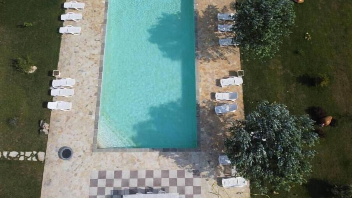 Latiano Villa | Pink villa