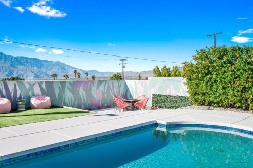 Desert Hot Springs House | PinkBlissHouz - Pool, Spa, Firepit, Themed Rooms by MariamsBnb
