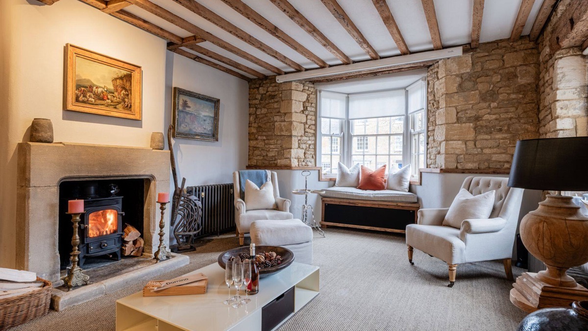 Chipping Campden House | Pinkney House - a cottage that sleeps 6 guests in 3 bedrooms