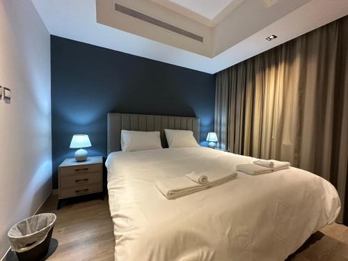 Al Ghubrah Ash Shamaliyyah Apartment | Pinnacle Row Luxe Retreat