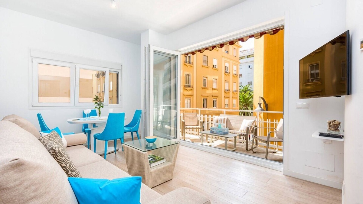 Ensanche Centro Apartment | Pinzon - Holiday home in Malaga by Solaga