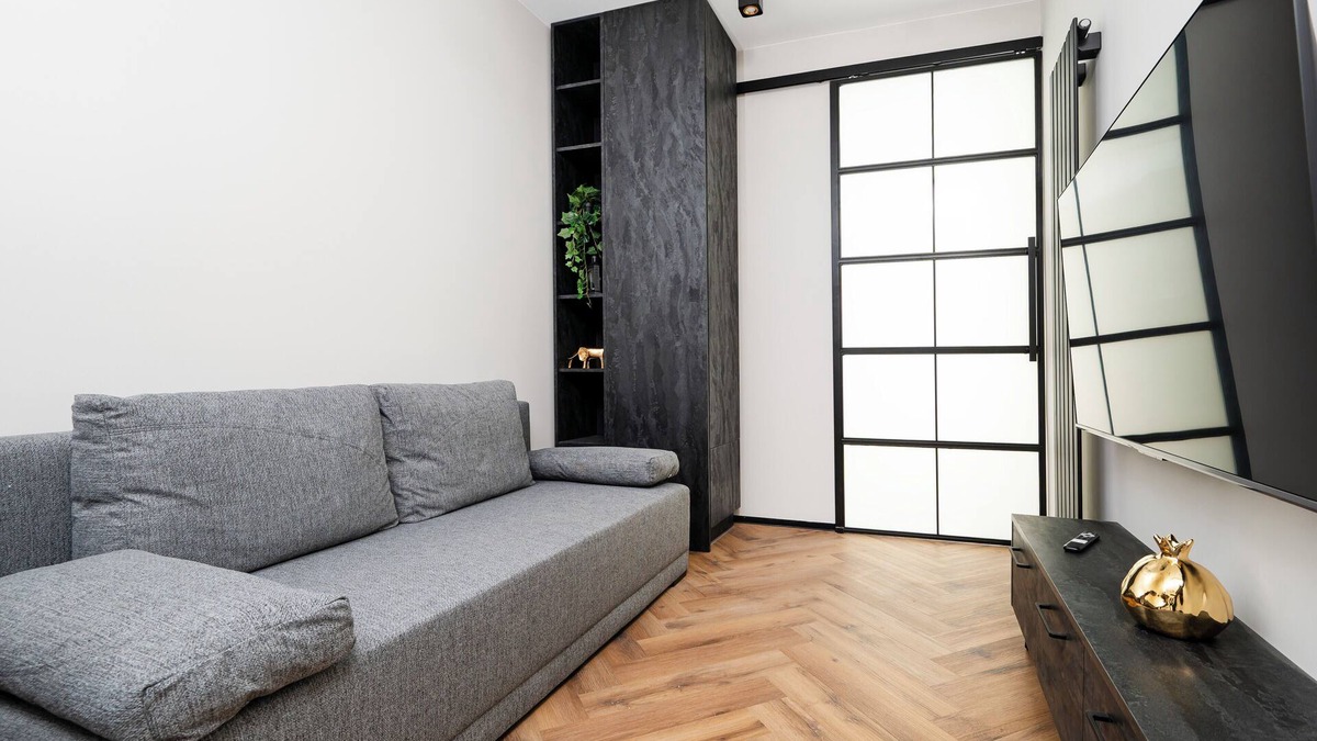 Srodmiescie Apartment | Piotrkowska Grand Avenue Apartment #C