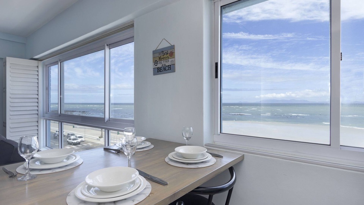Strand Apartment | Pip's Place