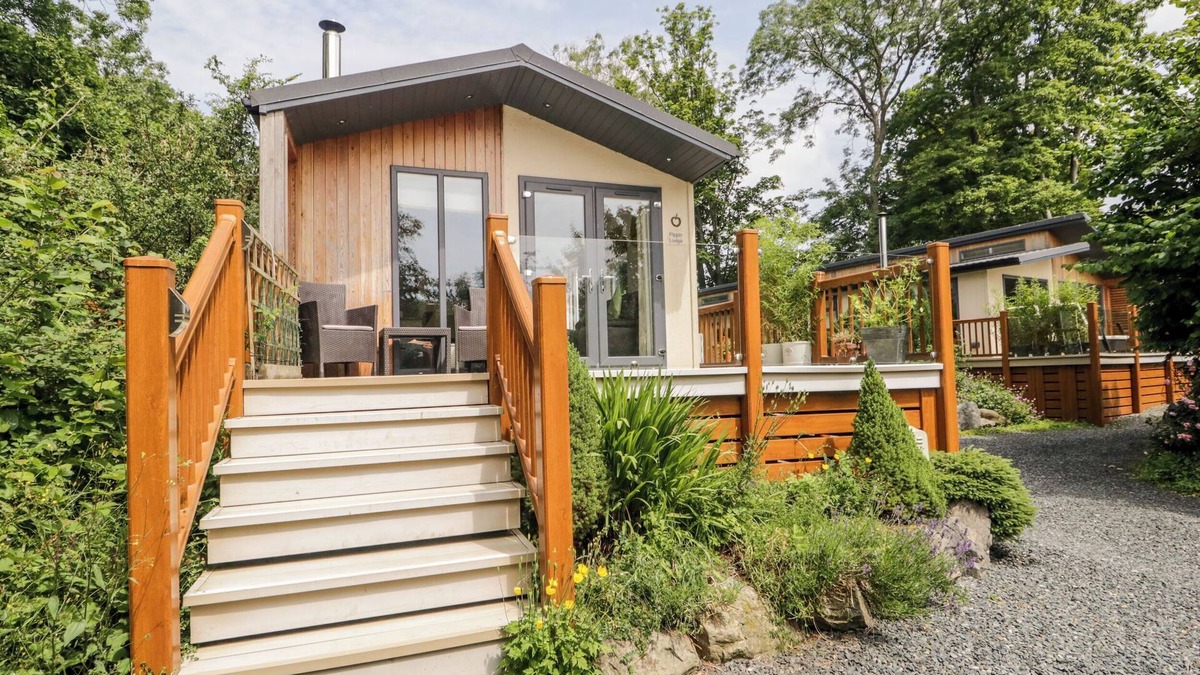 Allithwaite Cottage | PIPPIN LODGE, pet friendly, with open fire in Cartmel