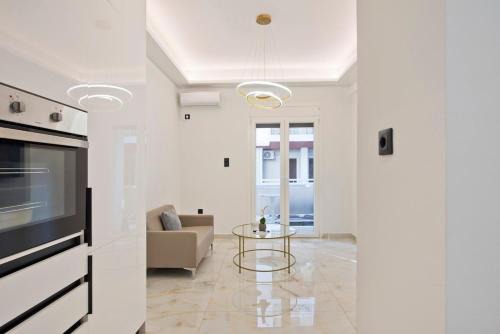 Piraeus Apartment | Piraeus Minimal Central 1BR Apartment