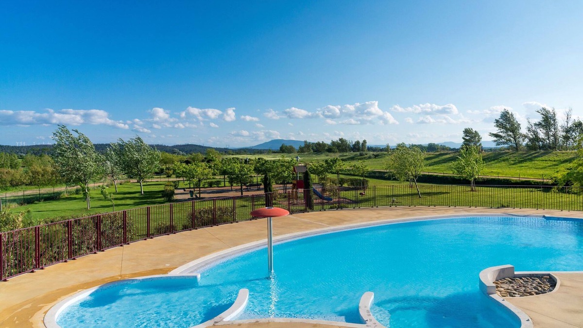 Homps Villa | Piscines, Gym, Hammam sur place ! Villa Spacieuse
