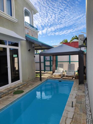 Grand-Baie Villa | Piscines Privées et Chauffées, Private Heated Pools