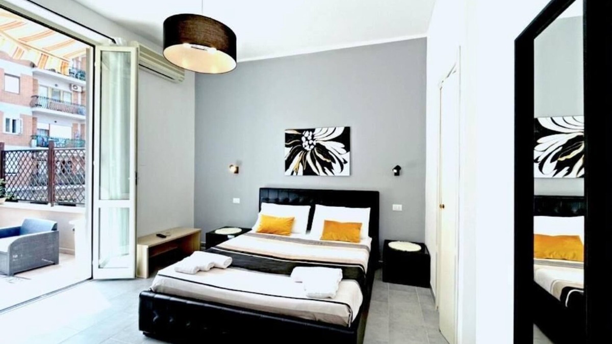 Ciampino Bed & Breakfast | PIT STOP CIAMPINO STATION