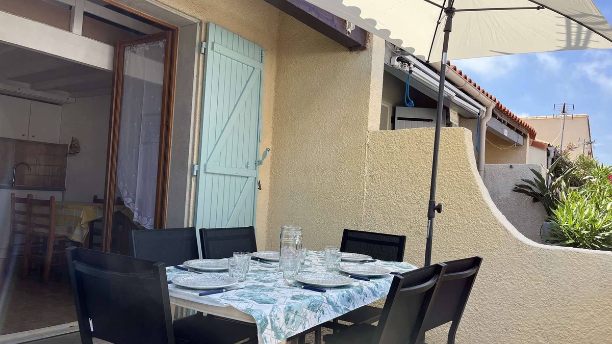 Leucate House | PL010 104 Mezzanine cabin house sleeps 6 PORT LEUCATE NATURISME