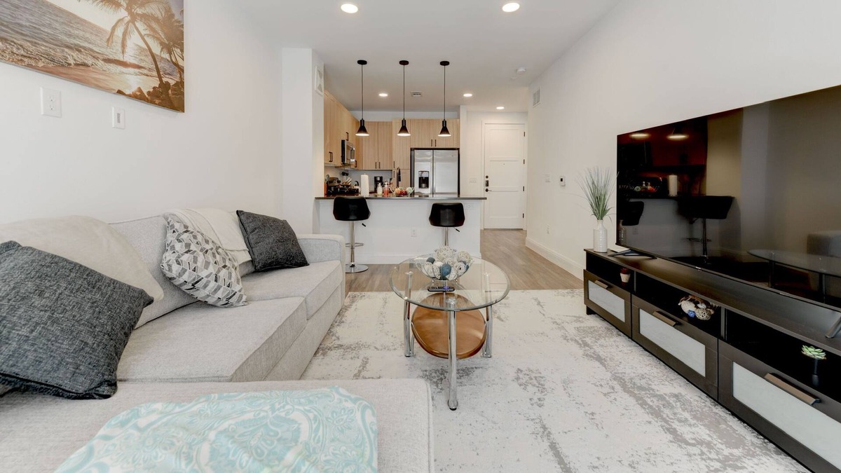 Hancock Apartment | Place like home, lets keep Austin weird /downtown Atx .Discount Provided