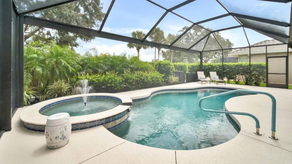 Venice House | Place of Elegance and Style, Located on a Golf Course